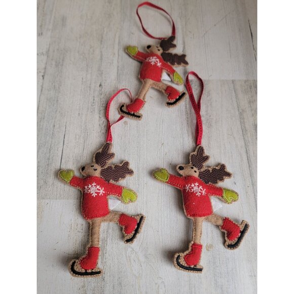 Crate Barrel felt ice skating reindeer ornament set Xmas - Picture 5 of 6